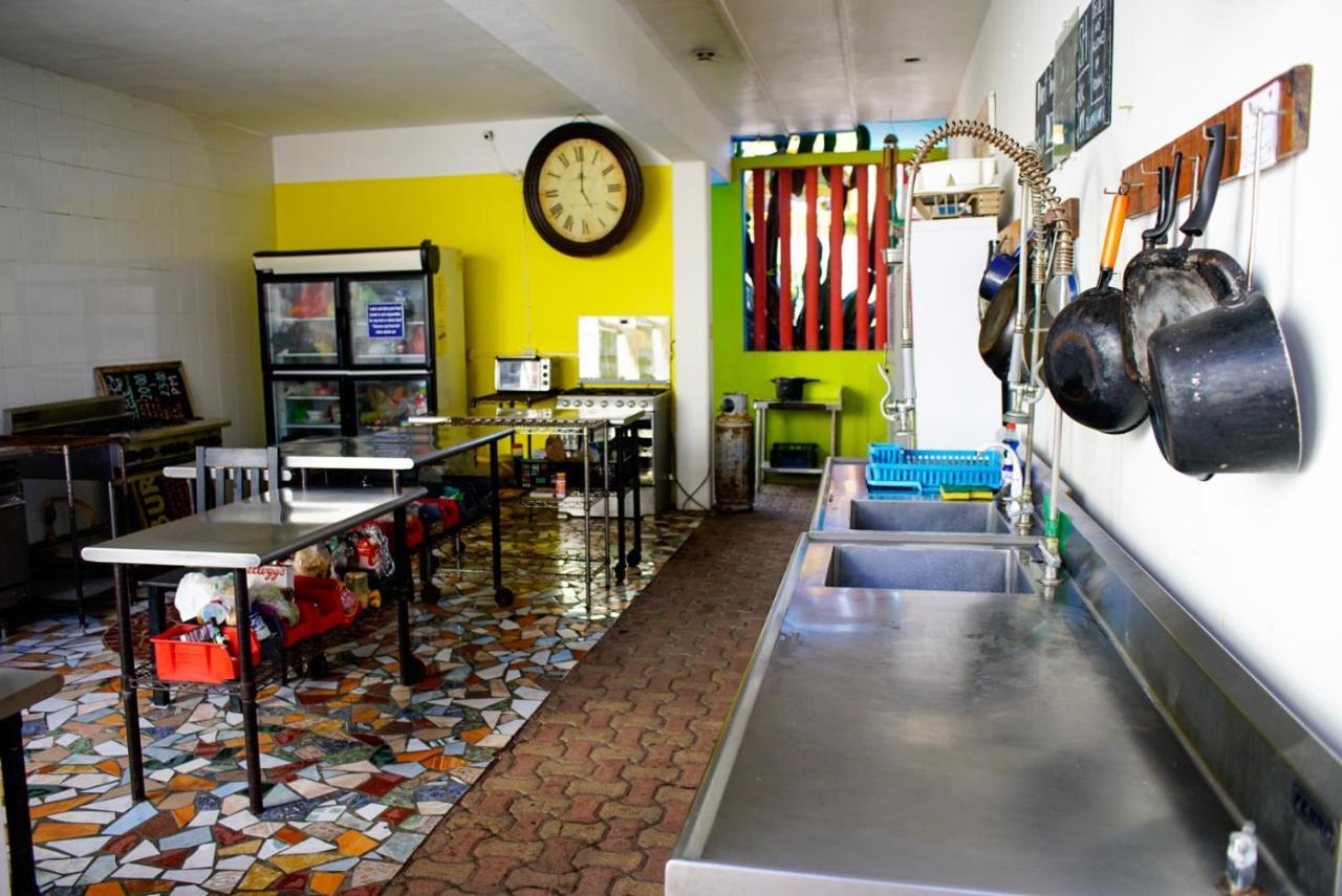 Weary Traveler Hostel Tulum Exterior photo
